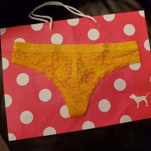 💕🔥PINK Victoria's Secret thong Panties logo leopard